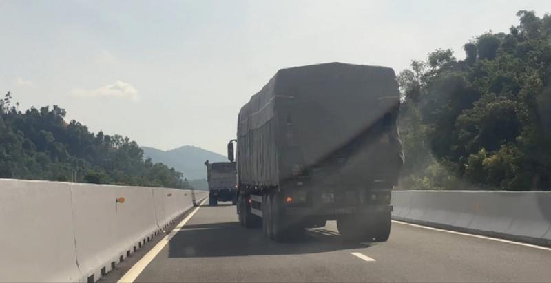 Vượt xe thế nào để tránh bị phạt nặng theo quy định mới? - Ảnh 3. Hành vi vượt xe 'vô tội vạ' bị phạt nặng ra sao? - Ảnh 3.