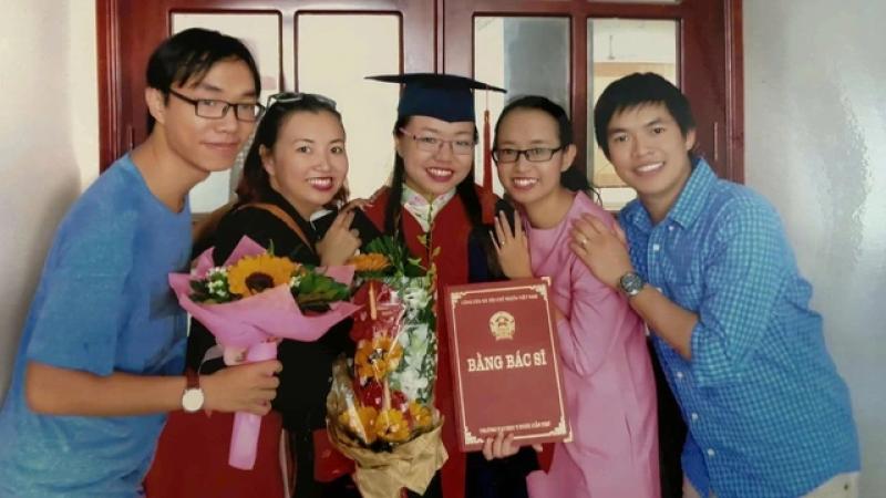 Gia đình có 5 người con: 1 giáo sư, 3 bác sĩ và 1 giám đốc - Ảnh 7.