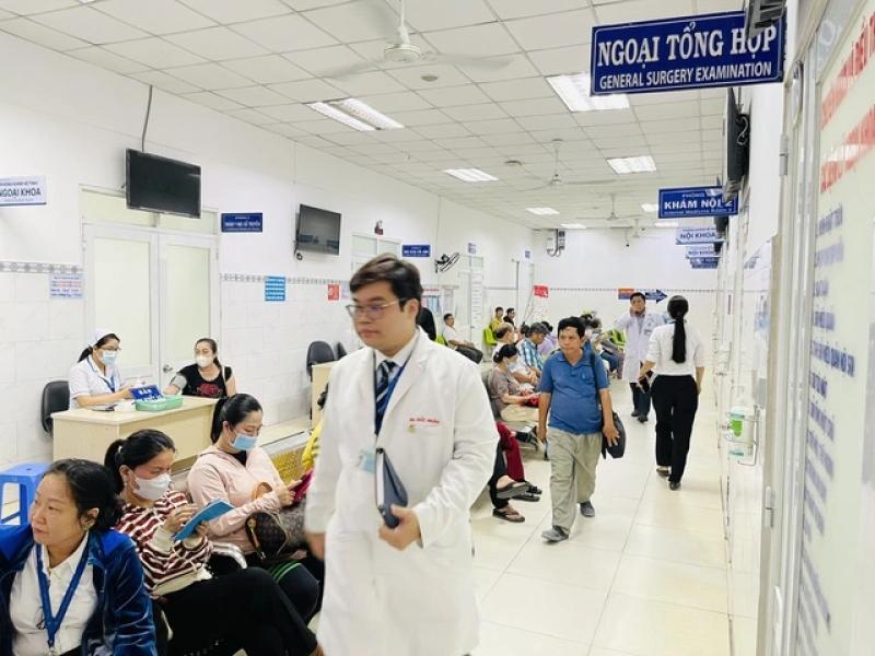 Bệnh viện Nhân dân Gia Định đưa bác sĩ đến khám tại trung tâm TP.HCM- Ảnh 2. Bệnh viện Nhân dân Gia Định đưa bác sĩ đến khám tại trung tâm TP.HCM- Ảnh 2.