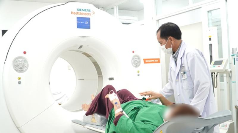 Bệnh viện Chợ Rẫy nói về dừng lò sản xuất phóng xạ dùng cho máy PET-CT - Ảnh 2.
