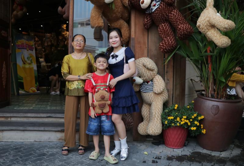 Chi nửa tỉ trang trí gấu bông độc lạ, quán cà phê TP.HCM thành điểm check-in 'hot' - Ảnh 8. Chi nửa tỉ trang trí gấu bông độc lạ, quán cà phê TP.HCM thành điểm check-in 'hot' - Ảnh 8.