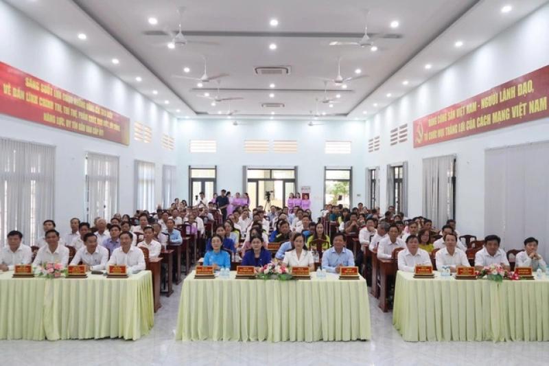 99 tỉ đồng hỗ trợ cán bộ Bình Phước sang Đồng Nai mới làm việc- Ảnh 1. 99 tỉ đồng hỗ trợ cán bộ Bình Phước sang Đồng Nai mới làm việc- Ảnh 1.