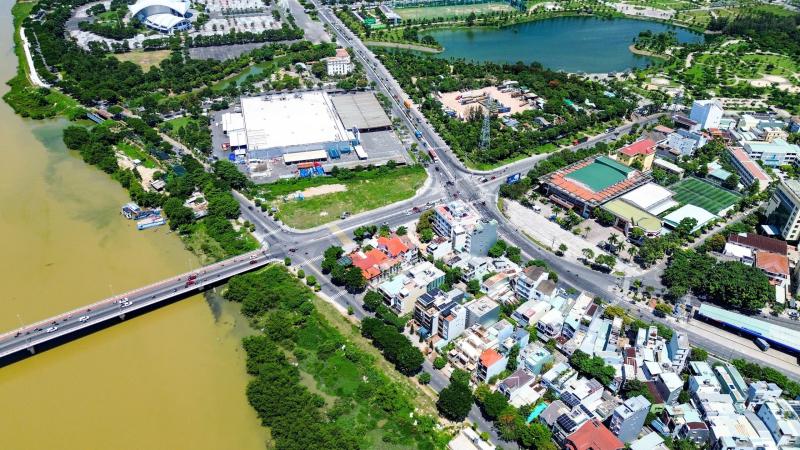 Nút giao thông cầu Hòa Xuân sắp 'lột xác', người dân vui mừng thoát cảnh ùn tắc- Ảnh 1. Nút giao thông cầu Hòa Xuân sắp 'lột xác', người dân vui mừng thoát cảnh ùn tắc- Ảnh 1.
