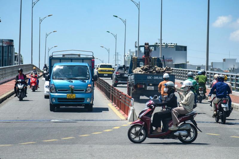 Nút giao thông cầu Hòa Xuân sắp 'lột xác', người dân vui mừng thoát cảnh ùn tắc- Ảnh 9. Nút giao thông cầu Hòa Xuân sắp 'lột xác', người dân vui mừng thoát cảnh ùn tắc- Ảnh 9.