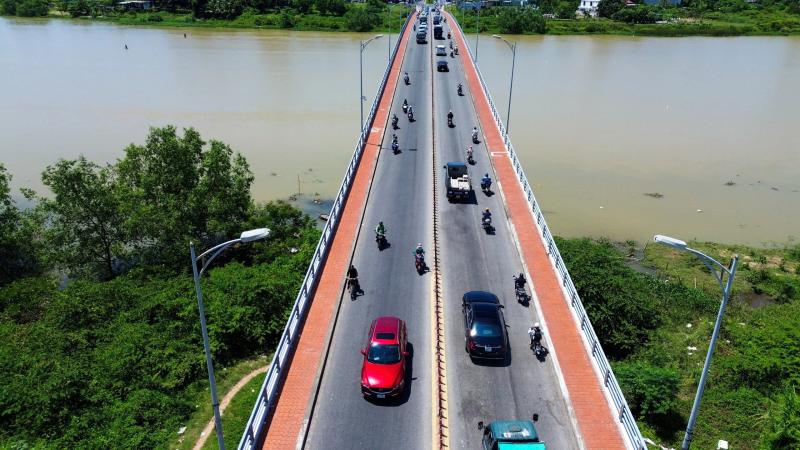 Nút giao thông cầu Hòa Xuân sắp 'lột xác', người dân vui mừng thoát cảnh ùn tắc- Ảnh 12. Nút giao thông cầu Hòa Xuân sắp 'lột xác', người dân vui mừng thoát cảnh ùn tắc- Ảnh 12.