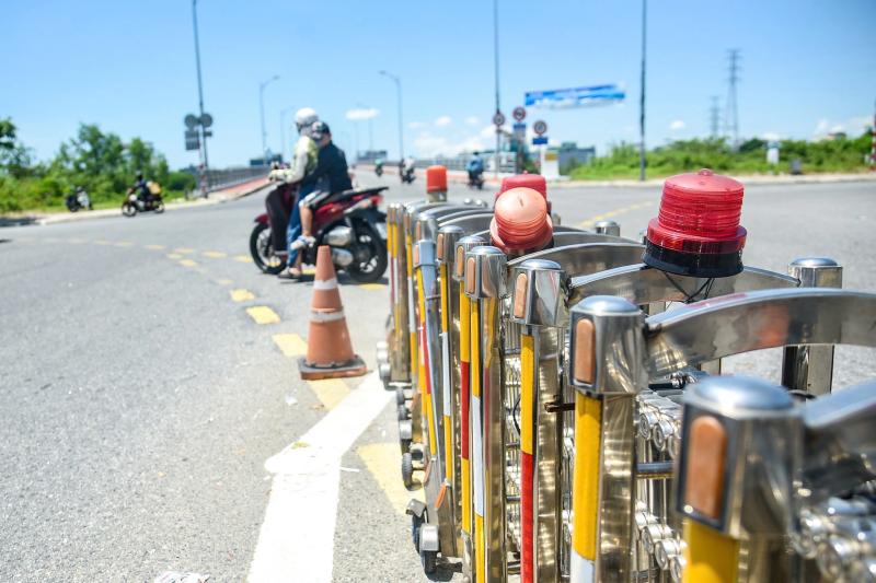 Nút giao thông cầu Hòa Xuân sắp 'lột xác', người dân vui mừng thoát cảnh ùn tắc- Ảnh 10. Nút giao thông cầu Hòa Xuân sắp 'lột xác', người dân vui mừng thoát cảnh ùn tắc- Ảnh 10.