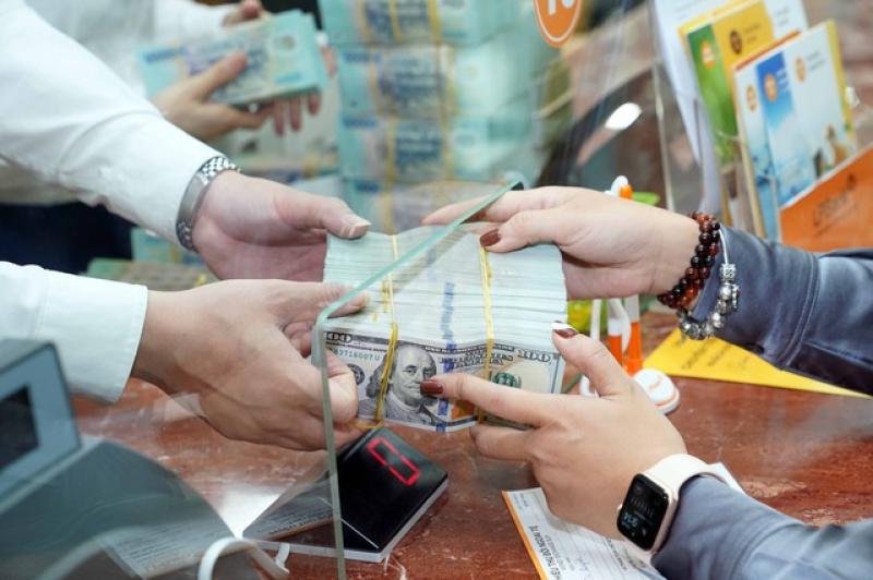 Giá USD hôm nay 13.6.2025: Trong nước đứng ở mức cao, thế giới giảm sâu- Ảnh 1. Giá USD hôm nay 13.6.2025: Trong nước đứng ở mức cao, thế giới giảm sâu- Ảnh 1.