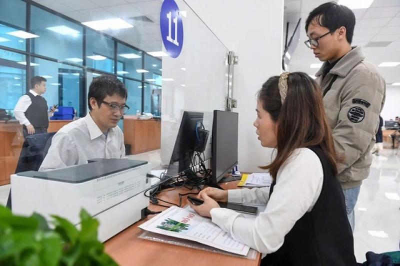 Bổ sung trường hợp được tiếp nhận vào công chức - Ảnh 1.
