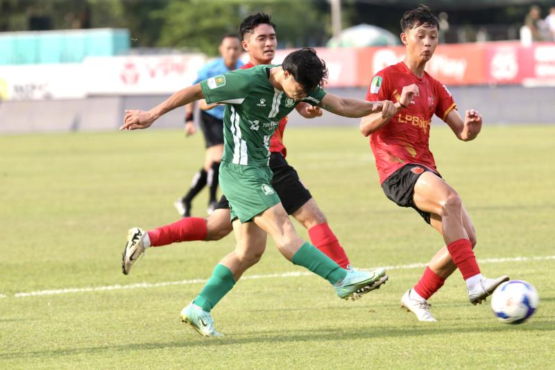 CLB Bình Phước của Công Phượng được treo thưởng khủng 10 tỉ đồng trận play-off: Khát vọng V-League!- Ảnh 2. CLB Bình Phước của Công Phượng được treo thưởng khủng 10 tỉ đồng trận play-off: Khát vọng V-League!- Ảnh 2.