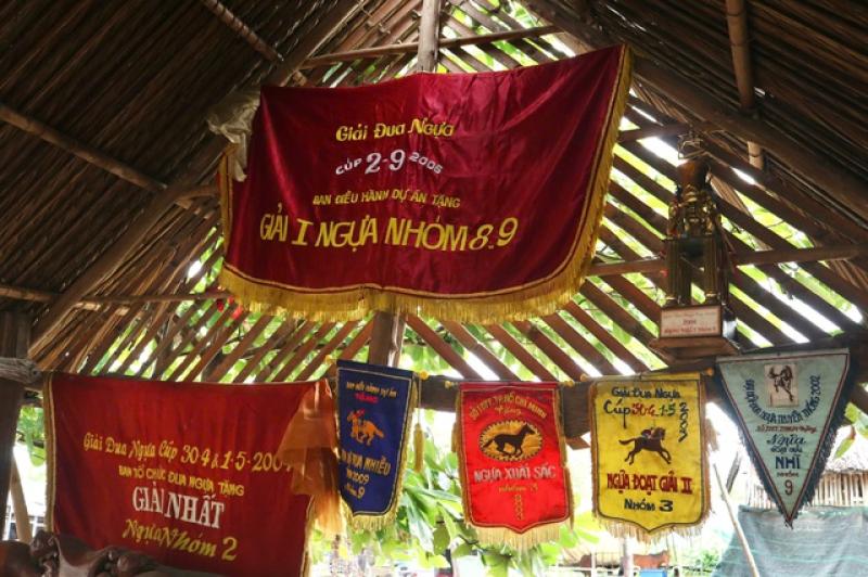 Trường đua Phú Thọ gần 100 năm sắp mở đường: Nài ngựa tiếc nuối thời vàng son- Ảnh 8. Trường đua Phú Thọ gần 100 năm sắp mở đường: Nài ngựa tiếc nuối thời vàng son- Ảnh 8.
