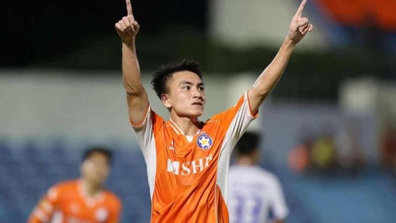 Đà Nẵng và Bình Phước đấu play-off tranh vé V-League: Công Phượng so tài Bùi Tiến Dũng khi nào?- Ảnh 1. Đà Nẵng và Bình Phước đấu play-off tranh vé V-League: Công Phượng so tài Bùi Tiến Dũng khi nào?- Ảnh 1.