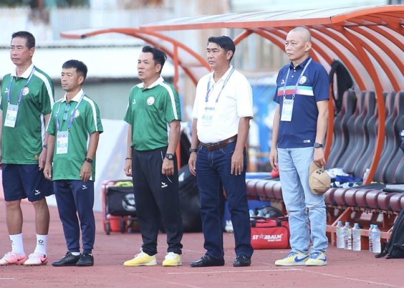 HLV Trần Minh Chiến không họp báo vì tình cảnh của Bình Định quá ‘u buồn’: Trợ lý nói gì?- Ảnh 1. HLV Trần Minh Chiến không họp báo vì tình cảnh của Bình Định quá ‘u buồn’: Trợ lý nói gì?- Ảnh 1.