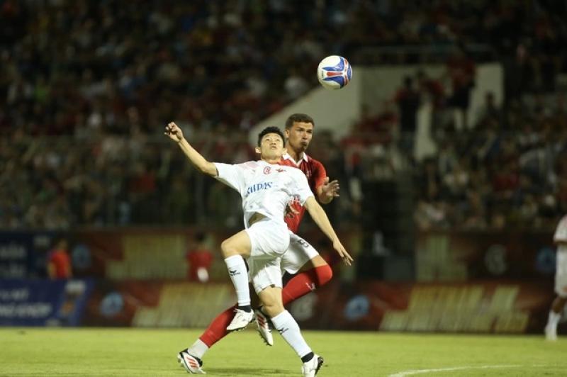 Michael Owen, Lê Huỳnh Đức cùng tỏa sáng trong ngày huyền thoại M.U giành chiến thắng ở Đà Nẵng- Ảnh 10. Michael Owen, Lê Huỳnh Đức cùng tỏa sáng trong ngày huyền thoại M.U giành chiến thắng ở Đà Nẵng- Ảnh 10.