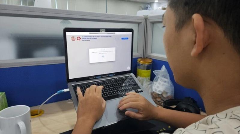TP.HCM đóng cổng dịch vụ công, người dân nộp hồ sơ ở đâu? - Ảnh 1.