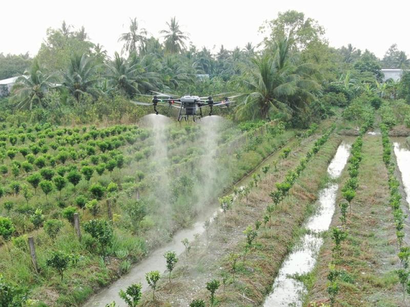 Bùng nổ UAV nông nghiệp ở miền Tây - Ảnh 1.