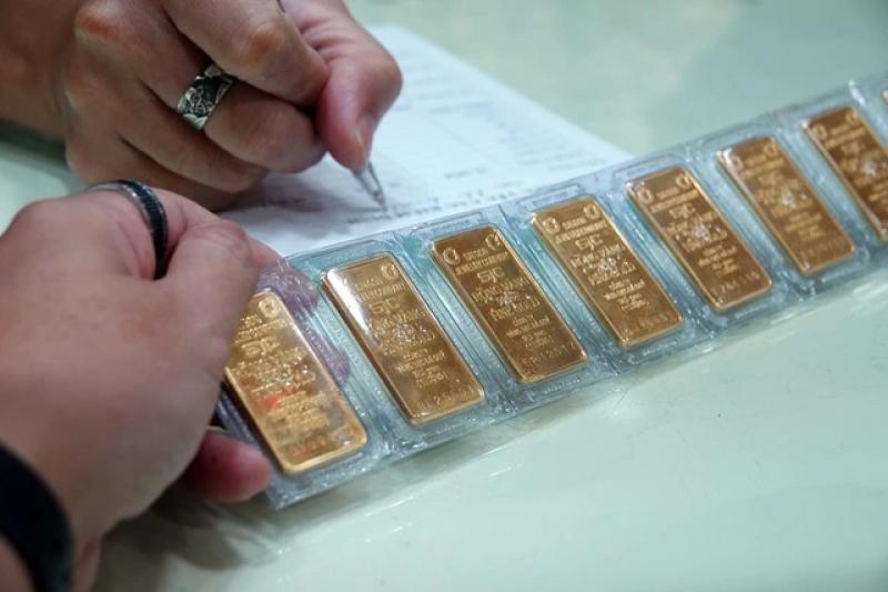 Giá vàng bị thổi bay 1 triệu đồng/lượng khi lực bán tăng- Ảnh 1. Giá vàng bị thổi bay 1 triệu đồng/lượng khi lực bán tăng- Ảnh 1.
