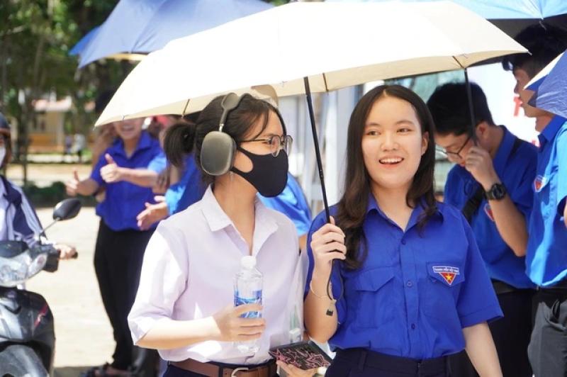 Nhiều hoạt động ý nghĩa hỗ trợ sĩ tử Kon Tum thi tốt nghiệp THPT - Ảnh 1.