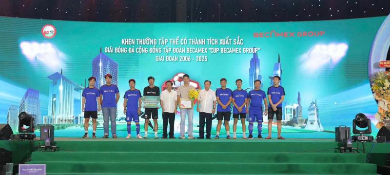 Gần 200 đội tranh tài giải bóng đá cộng đồng Tập đoàn Becamex 2025- Ảnh 3. Gần 200 đội tranh tài giải bóng đá cộng đồng Tập đoàn Becamex 2025- Ảnh 3.