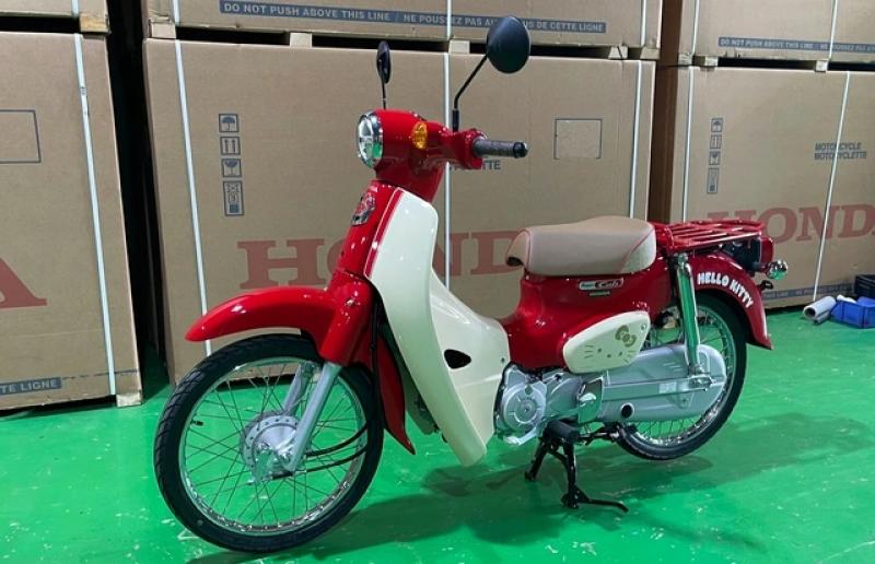 Honda Super Cub Hello Kitty sản xuất giới hạn rục rịch gia nhập thị trường Việt Nam- Ảnh 3. Honda Super Cub Hello Kitty sản xuất giới hạn rục rịch gia nhập thị trường Việt Nam- Ảnh 3.