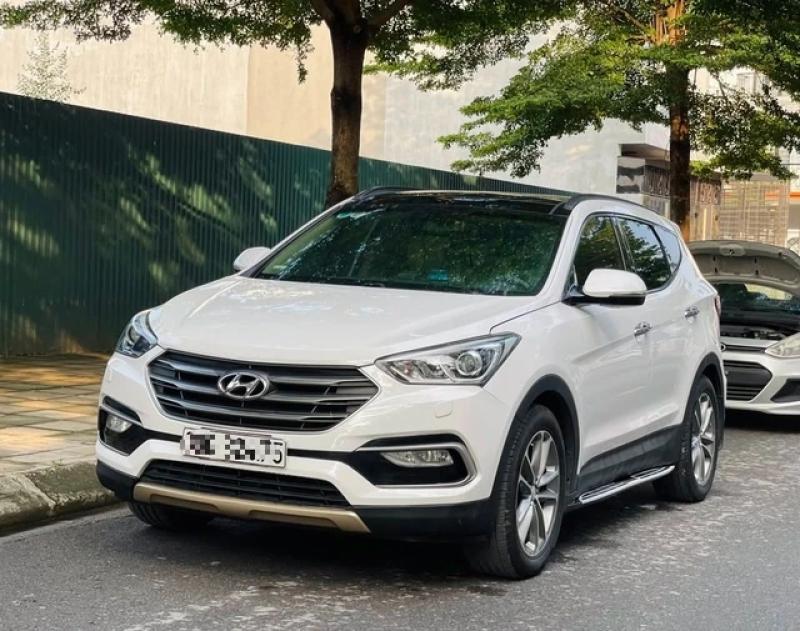 Đánh đổi gì khi mua Hyundai Santa Fe đời 2015 giá khoảng 600 triệu đồng? - Ảnh 1. Đánh đổi gì khi mua Hyundai Santa Fe đời 2015 giá khoảng 600 triệu đồng? - Ảnh 1.