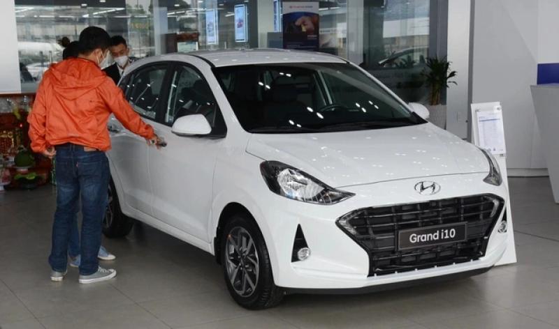 Ô tô máy xăng giá rẻ nhất Việt Nam: Sức mua giảm, Hyundai Grand i10 dẫn đầu - Ảnh 2.