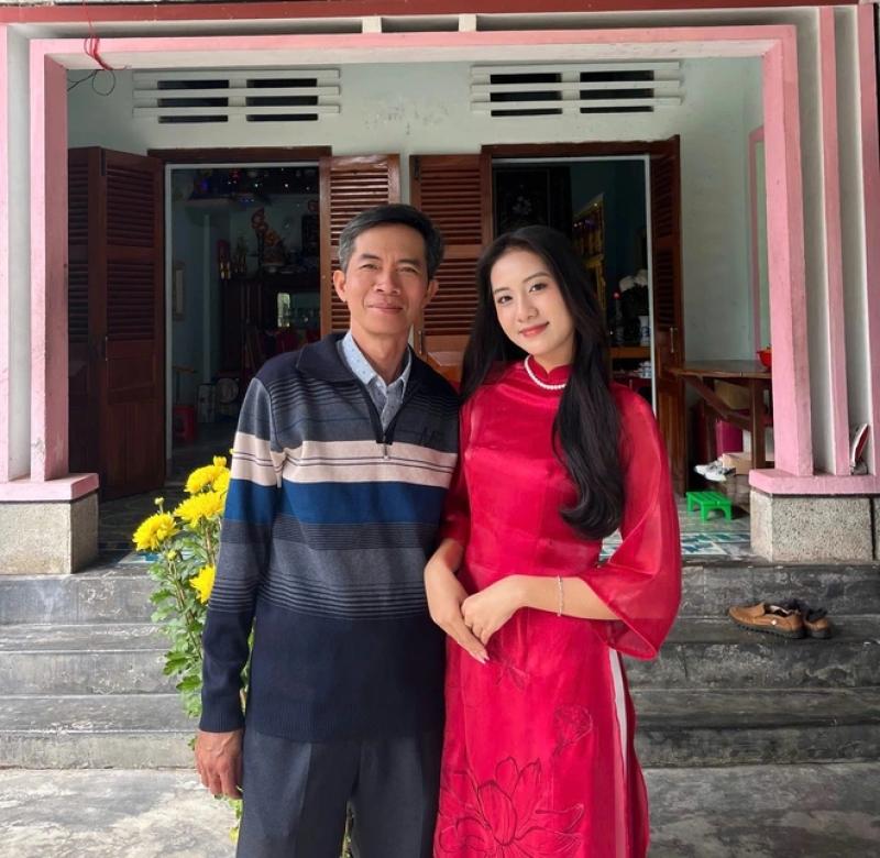 Bố tân Hoa hậu Việt Nam: "Mong con tìm được người yêu tâm đầu ý hợp"- Ảnh 7. Bố tân Hoa hậu Việt Nam: "Mong con tìm được người yêu tâm đầu ý hợp"- Ảnh 7.