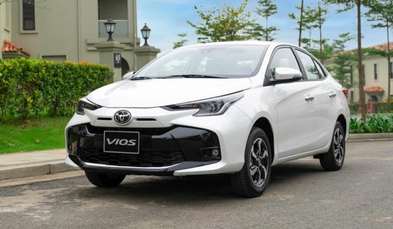Sedan hạng B dưới 600 triệu: Toyota Vios lấy lại ngôi đầu, Mazda2 vượt Honda City - Ảnh 2.