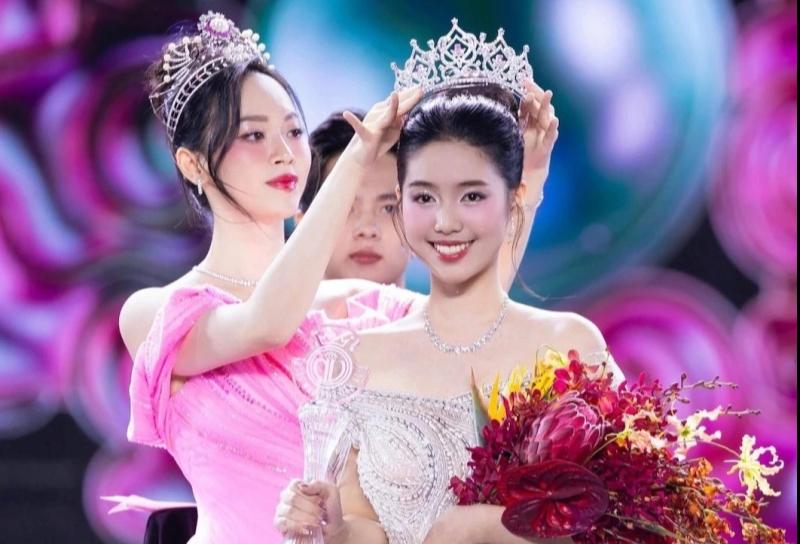 Nhan sắc thiếu úy quân đội vừa trở thành Á hậu Việt Nam 2024- Ảnh 1. Nhan sắc thiếu úy quân đội vừa trở thành Á hậu Việt Nam 2024- Ảnh 1.