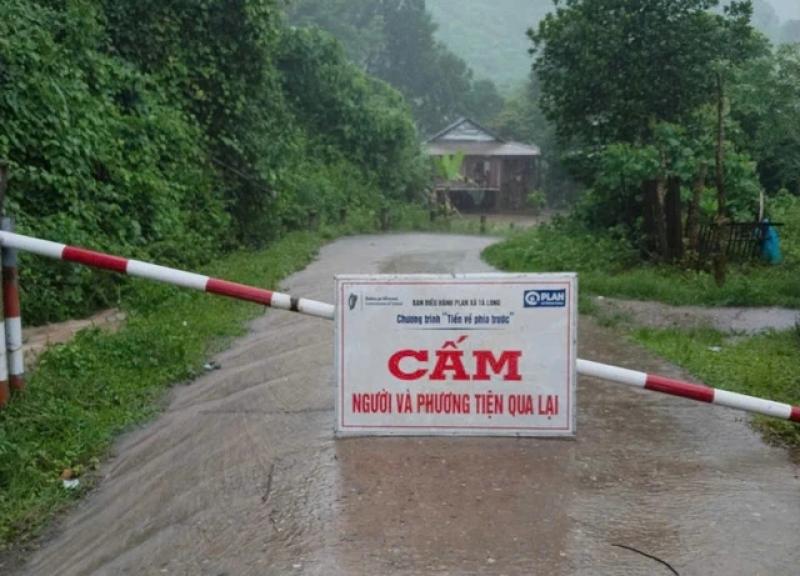 Mưa lớn làm tràn đường Hồ Chí Minh và ngập đồng ruộng ở Quảng Bình, Quảng Trị- Ảnh 4. Mưa lớn làm tràn đường Hồ Chí Minh và ngập đồng ruộng ở Quảng Bình, Quảng Trị- Ảnh 4.