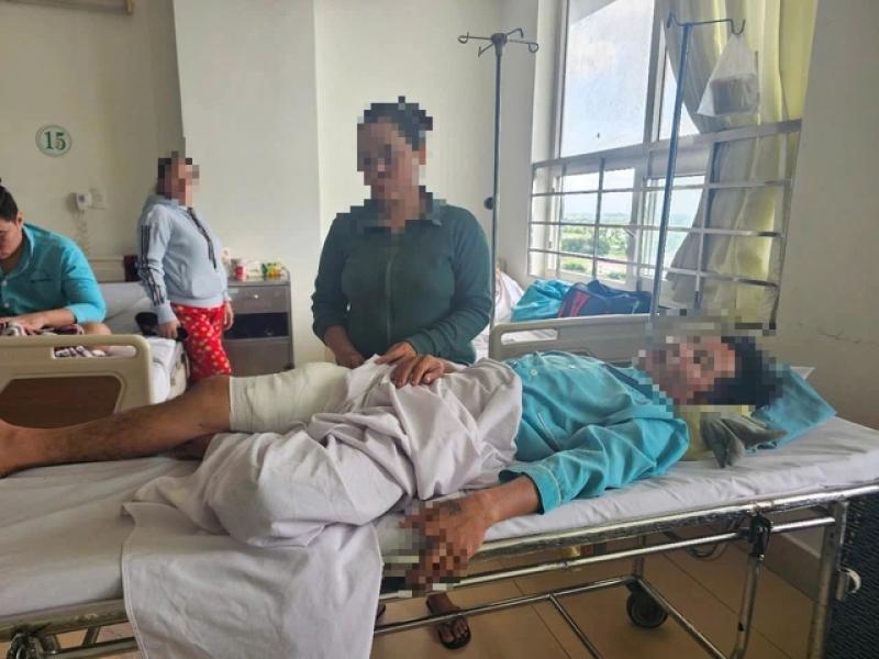 Bà Rịa - Vũng Tàu: 3 cha con bị nam thanh niên chém nhập viện trong đêm - Ảnh 1.