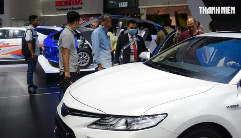 Mất sức hút, lượng tiêu thụ ô tô sedan tại Việt Nam đang 'lao dốc không phanh' - Ảnh 2.