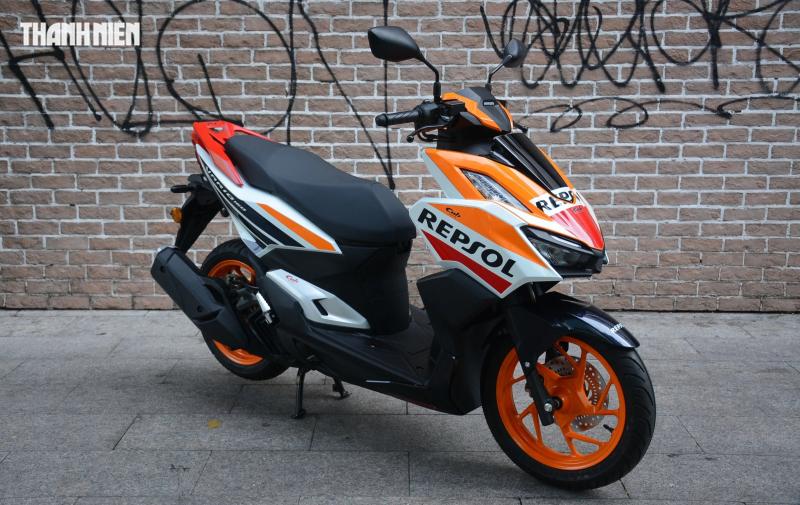 Chỉ sản xuất 2.000 chiếc, Honda Vario 160 Repsol 'Made in Malaysia' đầu tiên về Việt Nam - Ảnh 1.