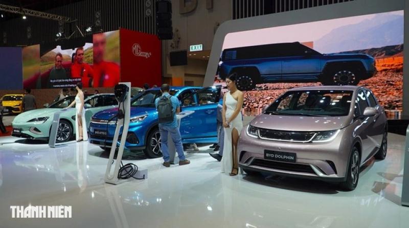 BYD Việt Nam tuyên bố giữ giá xe, đại lý cắn răng khuyến mãi ‘tự cứu mình’ - Ảnh 1.