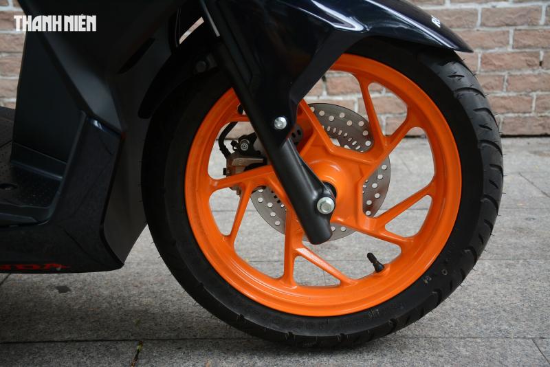 Chỉ sản xuất 2.000 chiếc, Honda Vario 160 Repsol 'Made in Malaysia' đầu tiên về Việt Nam - Ảnh 6.