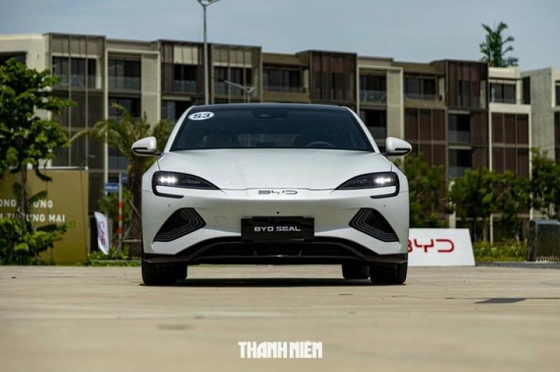 BYD Việt Nam tuyên bố giữ giá xe, đại lý cắn răng khuyến mãi ‘tự cứu mình’ - Ảnh 2.