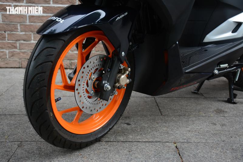Chỉ sản xuất 2.000 chiếc, Honda Vario 160 Repsol 'Made in Malaysia' đầu tiên về Việt Nam - Ảnh 7.