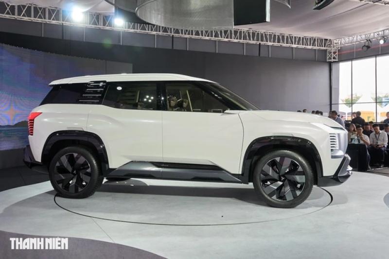 Mitsubishi ra mắt crossover 7 chỗ tại Việt Nam, cạnh tranh Honda CR-V - Ảnh 2. Mitsubishi ra mắt crossover 7 chỗ tại Việt Nam, cạnh tranh Honda CR-V - Ảnh 2.