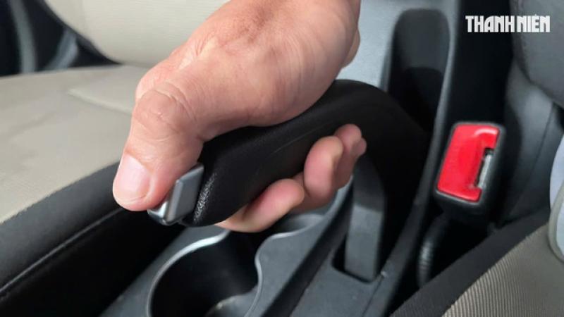 Phanh tay ô tô bị cứng, khó thao tác: Nguyên nhân và cách khắc phục - Ảnh 4.