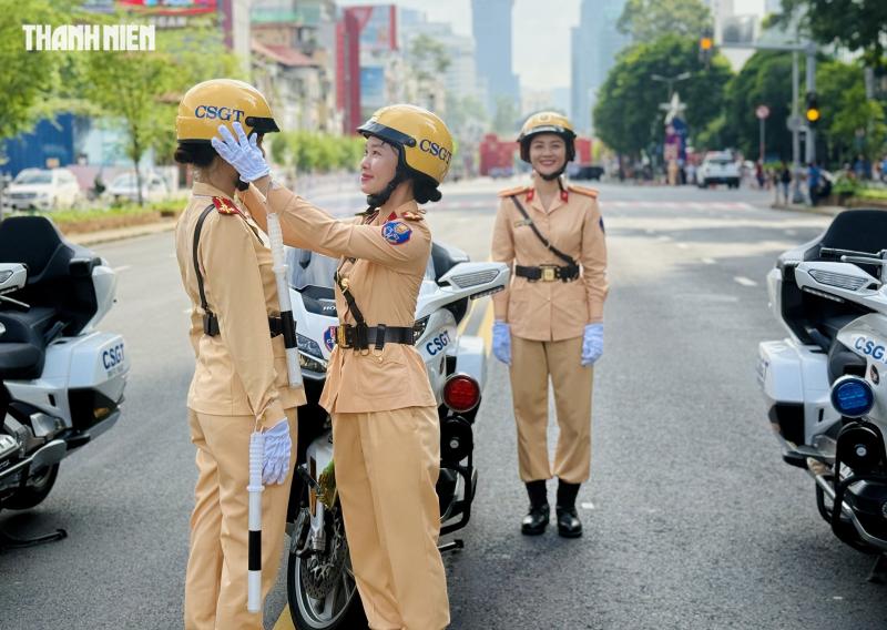 Nữ CSGT dẫn đoàn duy nhất lái siêu mô tô trong 'Vinh quang Công an nhân dânVN' - Ảnh 8.