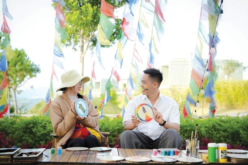 Điểm đến mùa hè gắn kết gia đình, trải nghiệm văn hóa tâm linh và thiên nhiên - Ảnh 4. Điểm đến mùa hè gắn kết gia đình, trải nghiệm văn hóa tâm linh và thiên nhiên - Ảnh 4.