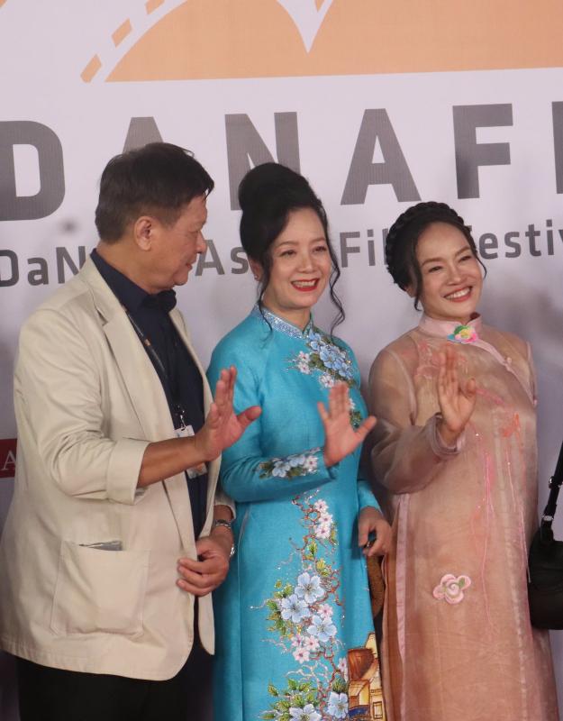 NSND Như Quỳnh, NSND Lan Hương cùng dàn sao dự Liên hoan phim châu Á Đà Nẵng- Ảnh 3. NSND Như Quỳnh, NSND Lan Hương cùng dàn sao dự Liên hoan phim châu Á Đà Nẵng- Ảnh 3.