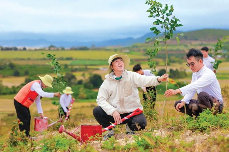 Điểm đến mùa hè gắn kết gia đình, trải nghiệm văn hóa tâm linh và thiên nhiên - Ảnh 5.