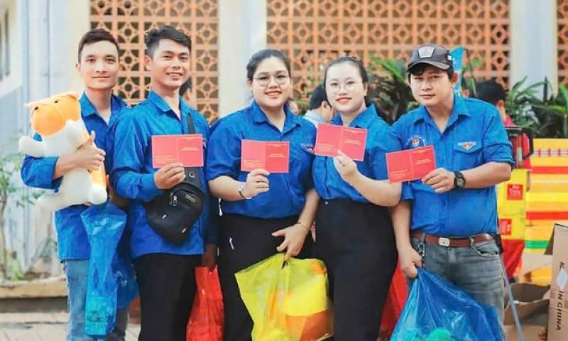 Thanh niên Đồng Nai ‘nô nức’ hiến máu tình nguyện- Ảnh 6. Thanh niên Đồng Nai ‘nô nức’ hiến máu tình nguyện- Ảnh 6.