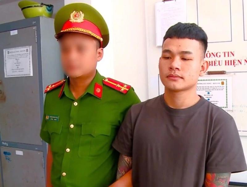 Tạm giữ đối tượng tấn công điều dưỡng viên tại Bệnh viện đa khoa Khánh Hòa- Ảnh 2. Tạm giữ đối tượng tấn công điều dưỡng viên tại Bệnh viện đa khoa Khánh Hòa- Ảnh 2.
