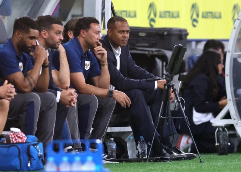 Trợ lý thân tín HLV Kluivert sắp chia tay Indonesia, bỏ mục tiêu World Cup 2026- Ảnh 1. Trợ lý thân tín HLV Kluivert sắp chia tay Indonesia, bỏ mục tiêu World Cup 2026- Ảnh 1.