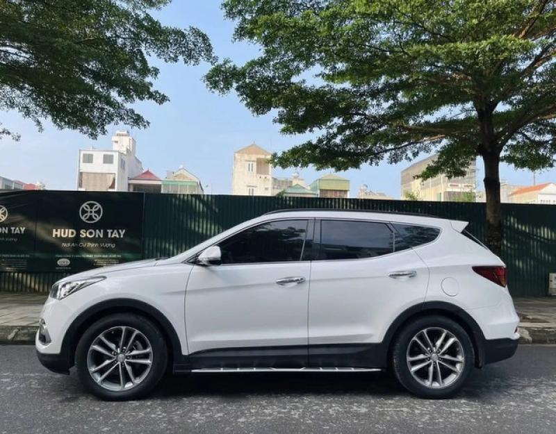 Đánh đổi gì khi mua Hyundai Santa Fe đời 2015 giá khoảng 600 triệu đồng? - Ảnh 4. Đánh đổi gì khi mua Hyundai Santa Fe đời 2015 giá khoảng 600 triệu đồng? - Ảnh 4.