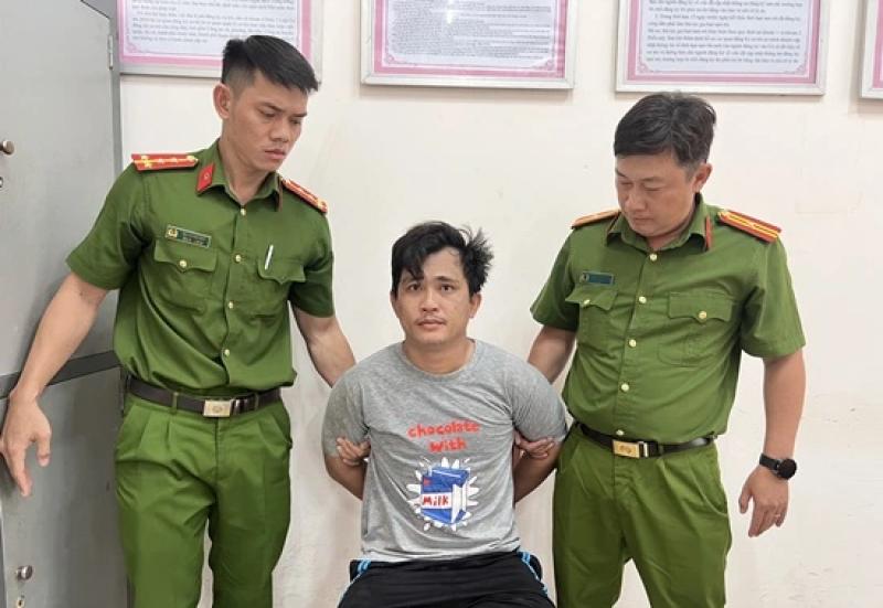 Cà Mau: Khởi tố vụ án giết người vụ cán bộ ANTT bị đâm thủng ngực - Ảnh 1.