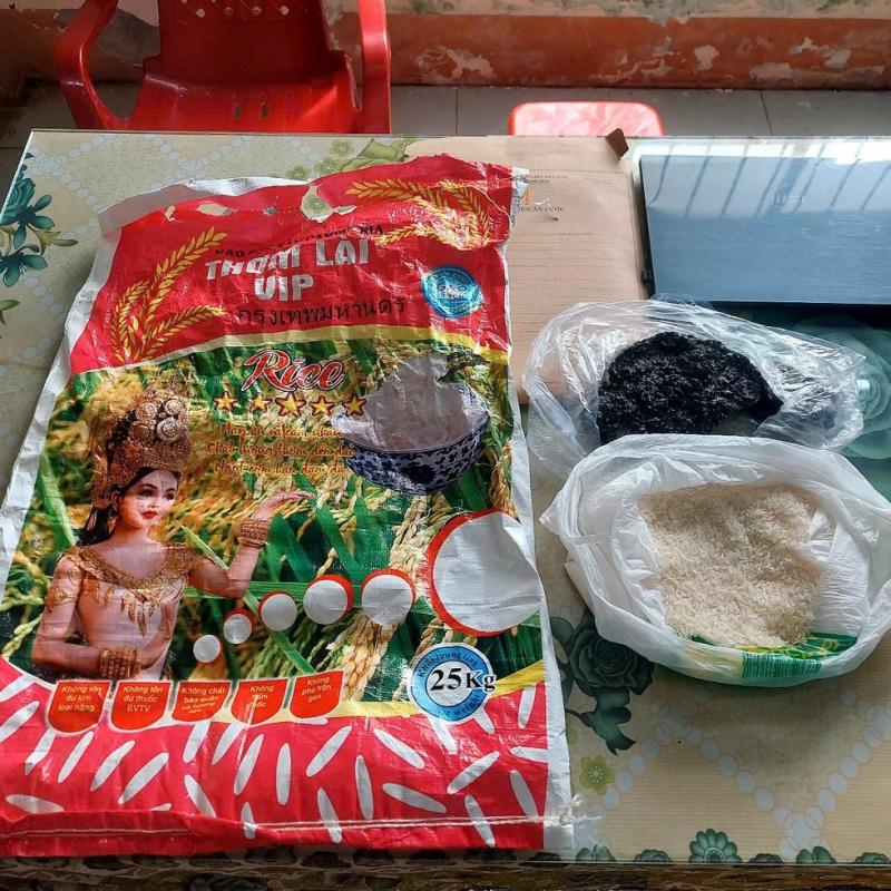Điều tra vụ nghi gạo giả cháy thành than khi rang- Ảnh 1. Điều tra vụ nghi gạo giả cháy thành than khi rang- Ảnh 1.