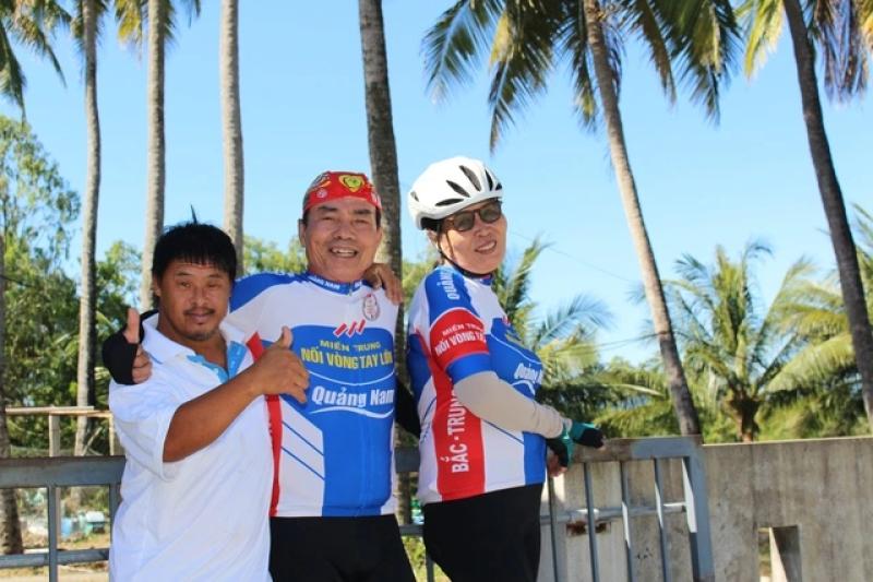 ‘Trời sinh một cặp’ U.70, U.80 với hành trình đạp xe thể thao có một không hai- Ảnh 7. ‘Trời sinh một cặp’ U.70, U.80 với hành trình đạp xe thể thao có một không hai- Ảnh 7.