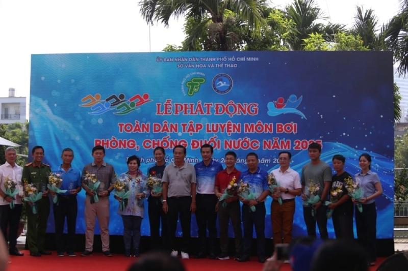Ánh Viên truyền cảm hứng học bơi, phòng chống đuối nước - Ảnh 2.